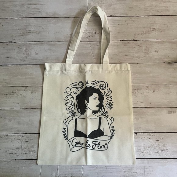 Handbags - new SELENA Como La Flor Black & White Canvas Tote Bag